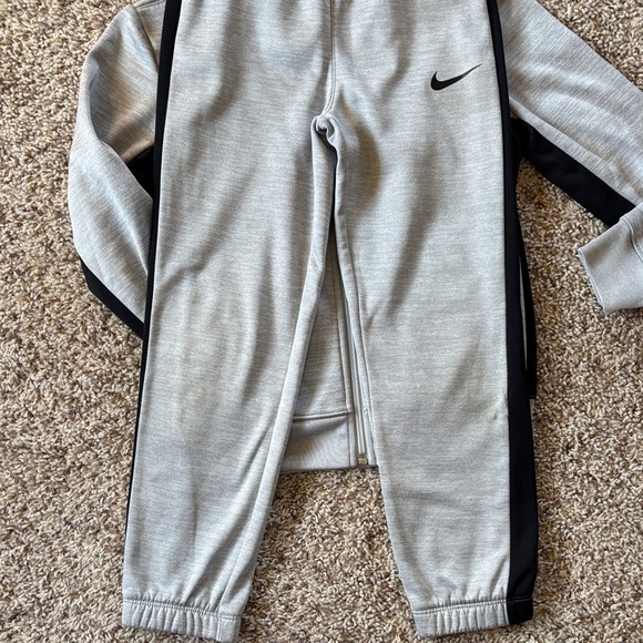 Nike Jogger Set - Picture 5 of 7